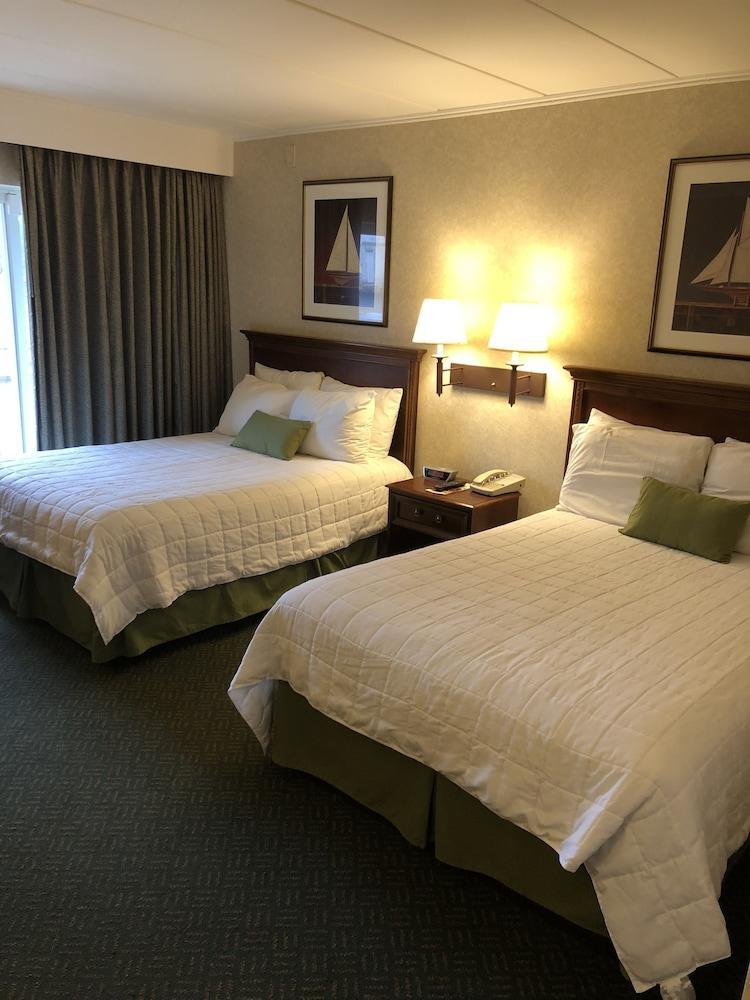 Comfort - Cape Cod Hyannis